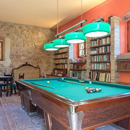 Poderino 6, Emma Trequanda