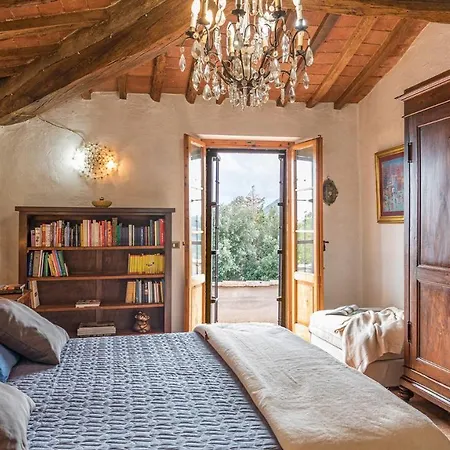 Poderino 6, Emma 빌라 *