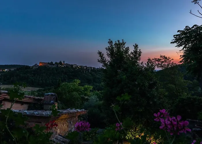 Poderino 6, Emma Вилла Трекуанда