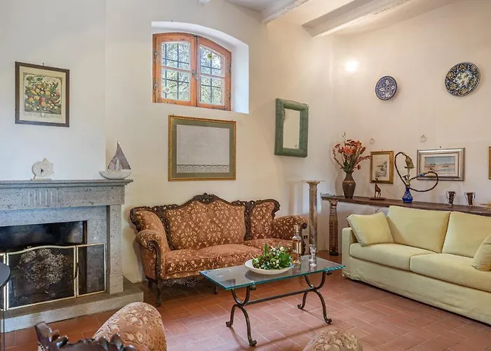 Poderino 6, Emma Вилла *