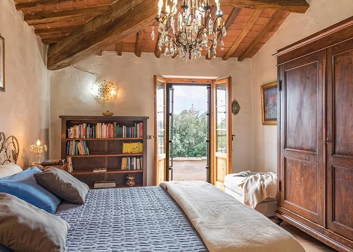 Poderino 6, Emma Вилла *